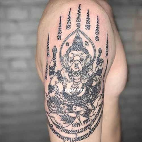 Sak Yant tattoo Bangkok Ajarn Ta