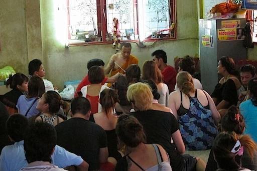 Wat Bang Phra crowding